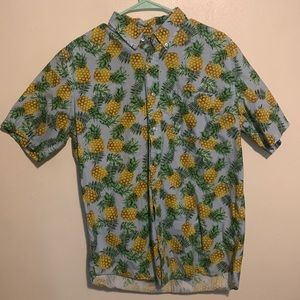 Falls Creek Mens Adult Medium Pineapple Buttondown Shirt Short sleeve